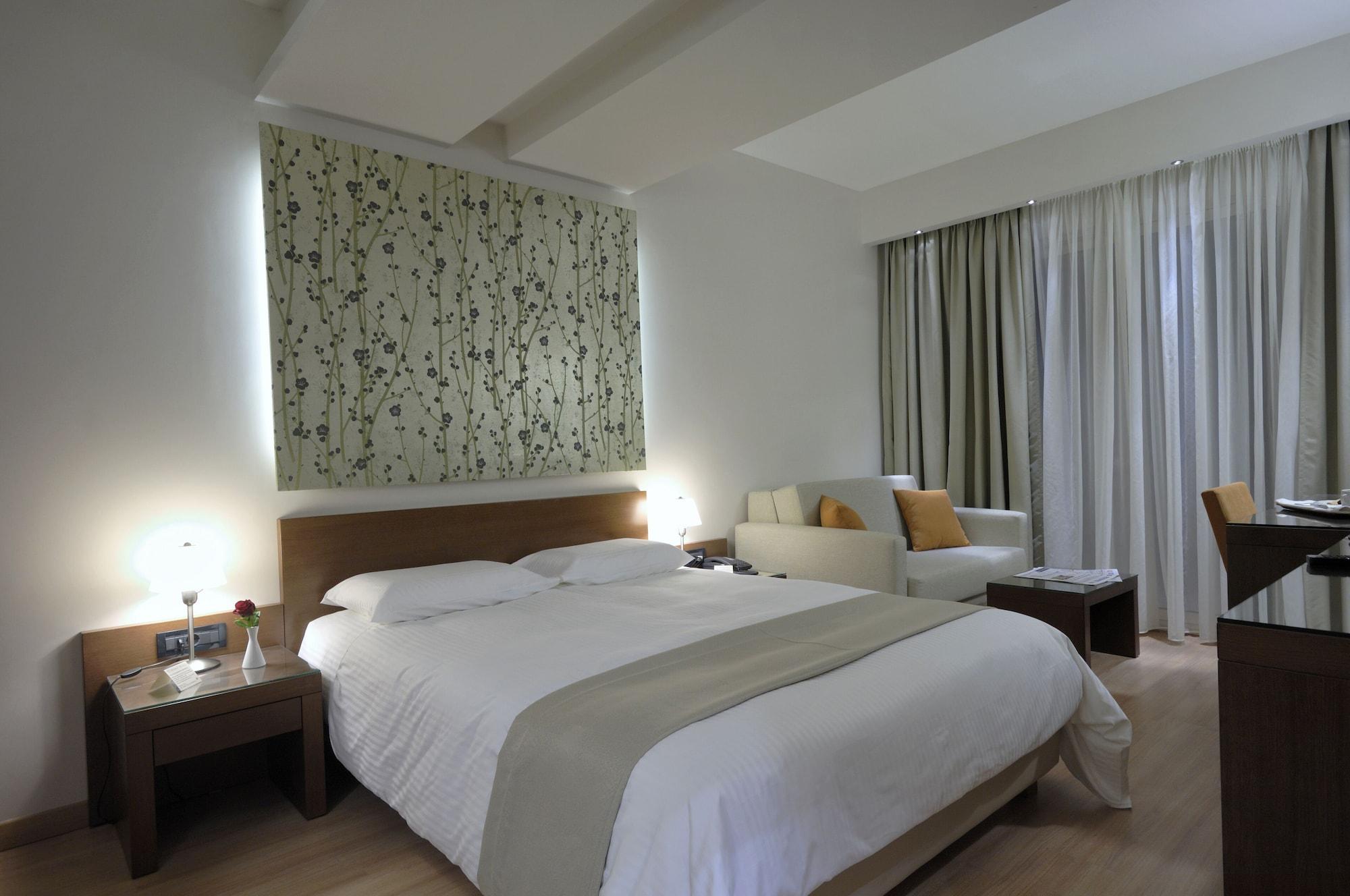 Pharae Palace Kalamata Bagian luar foto