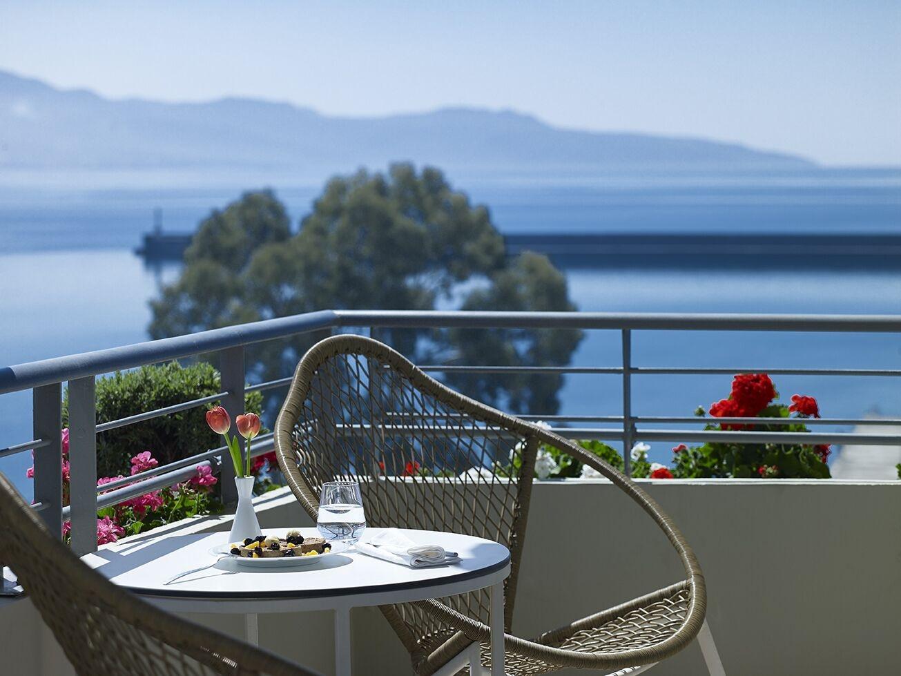 Pharae Palace Kalamata Bagian luar foto