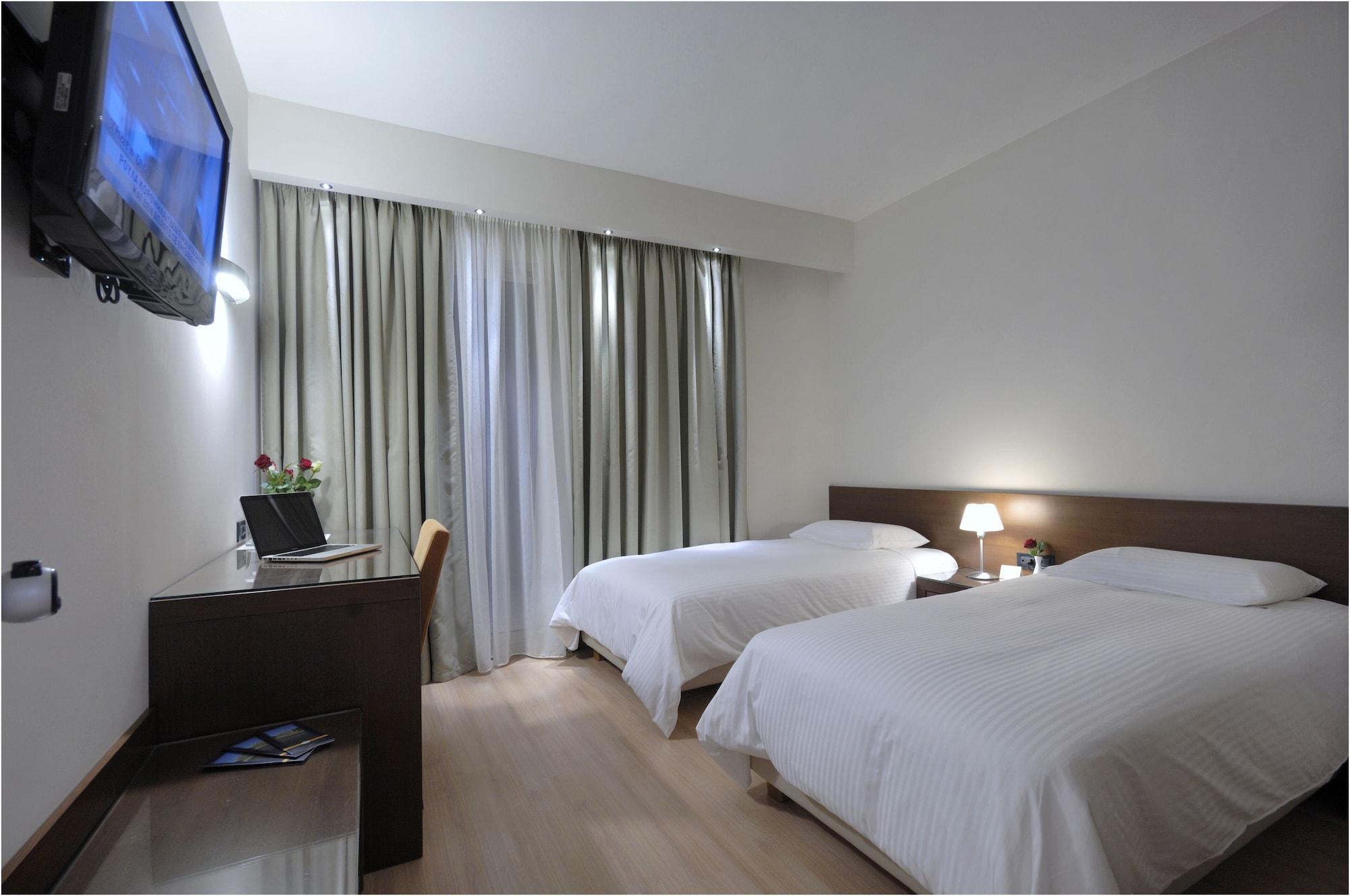 Pharae Palace Kalamata Bagian luar foto